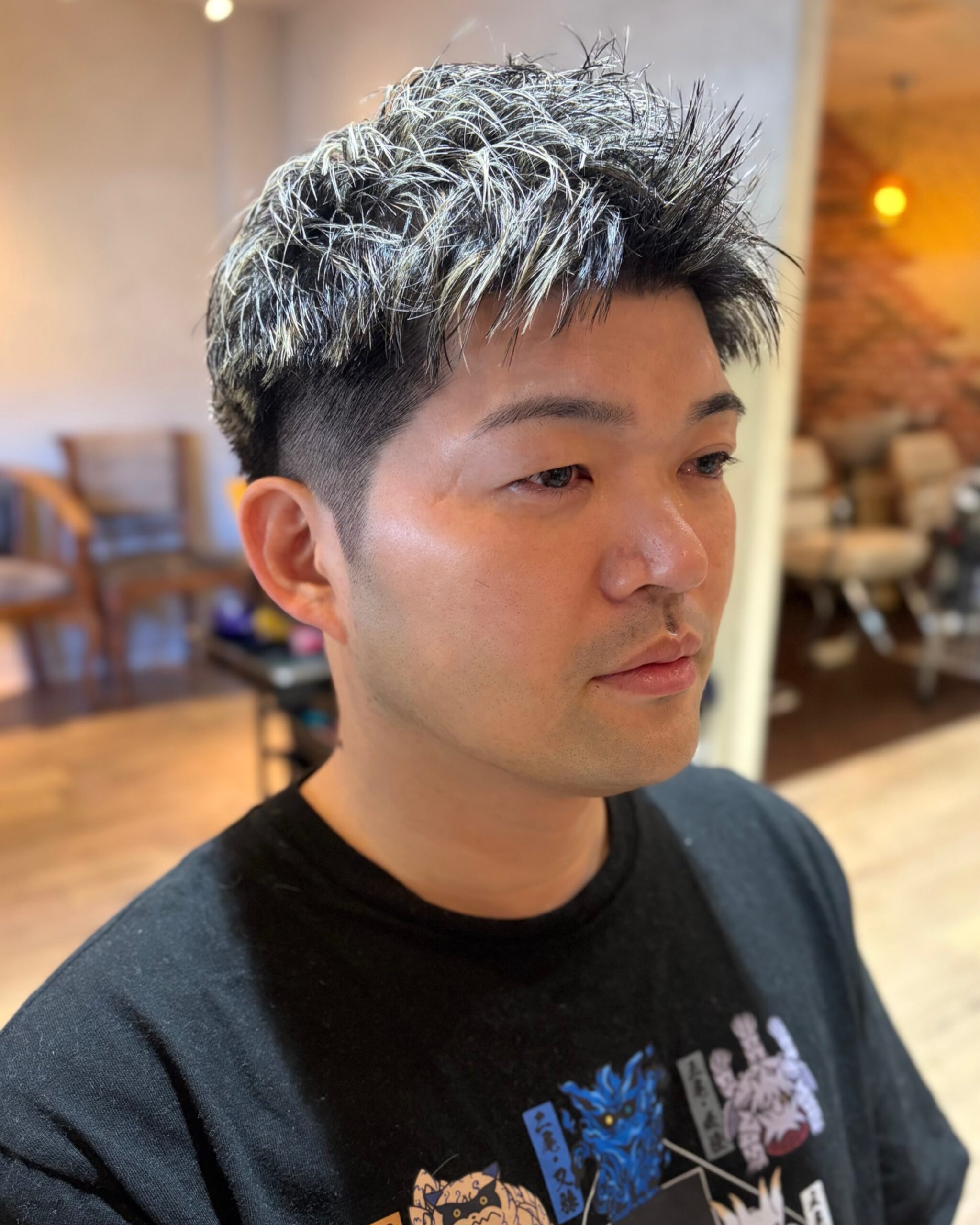 ハイライトでスパイキーショートな気分